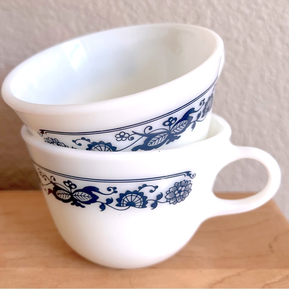 Pair of Vintage Pyrex Milkglass teacups